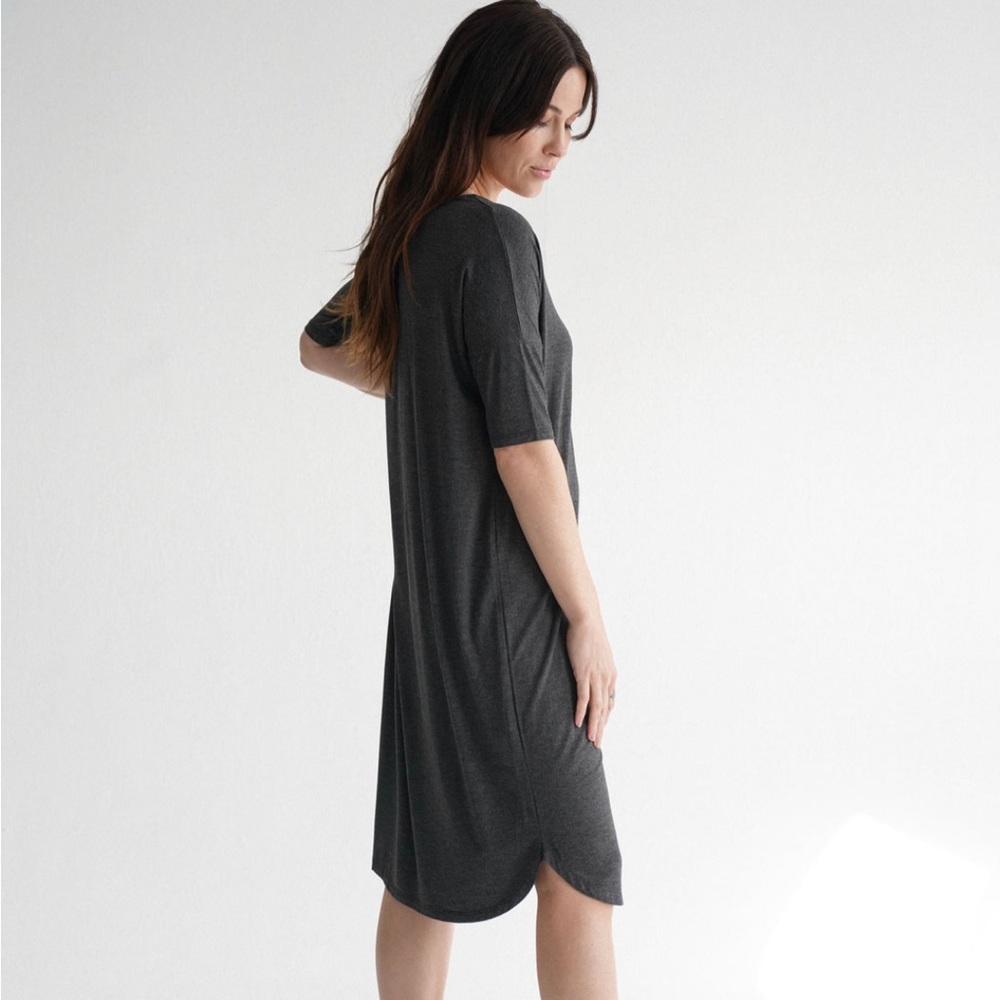 Carly Jean Los Angeles MIDI Dress